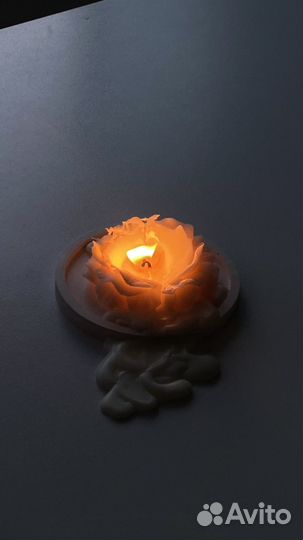 Интерьерная свеча Пион