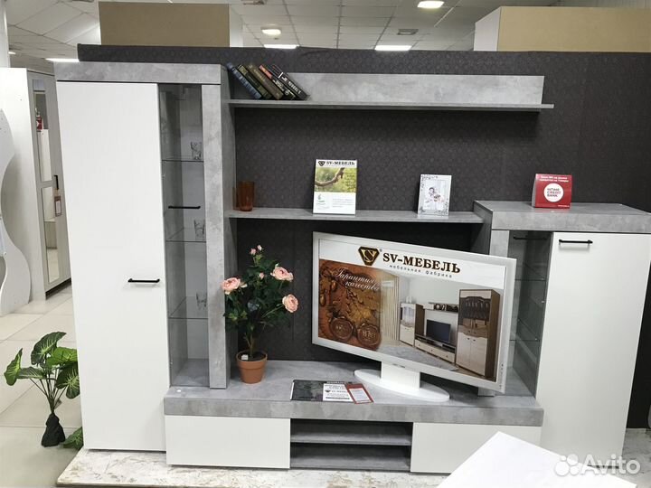 Стенка в гостиную новая