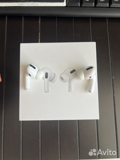 Airpods pro наушники правый и левый