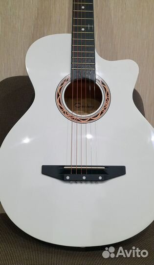 Новая акустическая гитара