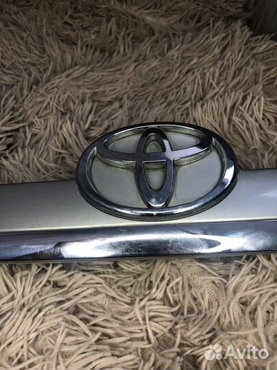 Рест планка багажника Toyota mark110