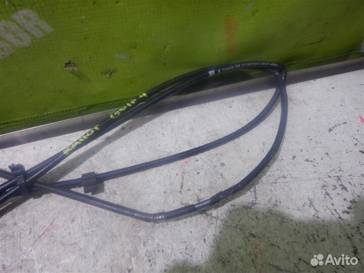 Трос открывания капота Фольксваген Гольф 4 Бора