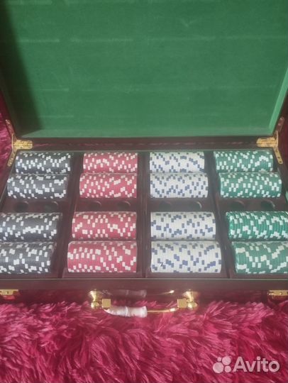 Покерный набор на 400 фишек