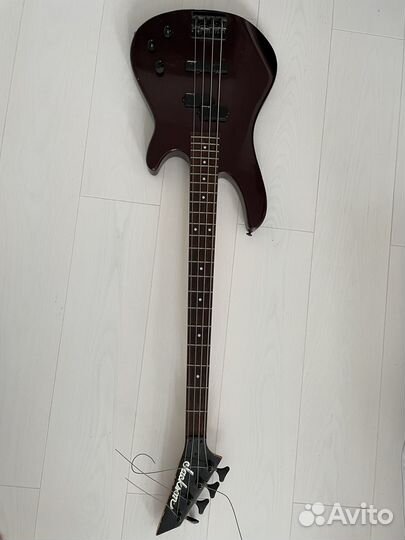Басс гитара jackson 4 струны