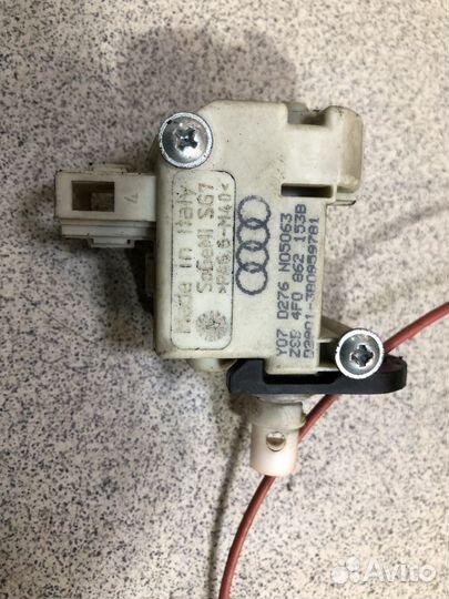 Замок лючка бензобака Audi A6 C6