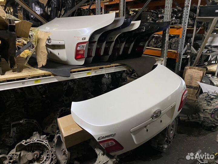 Крышка багажника Toyota Camry 40