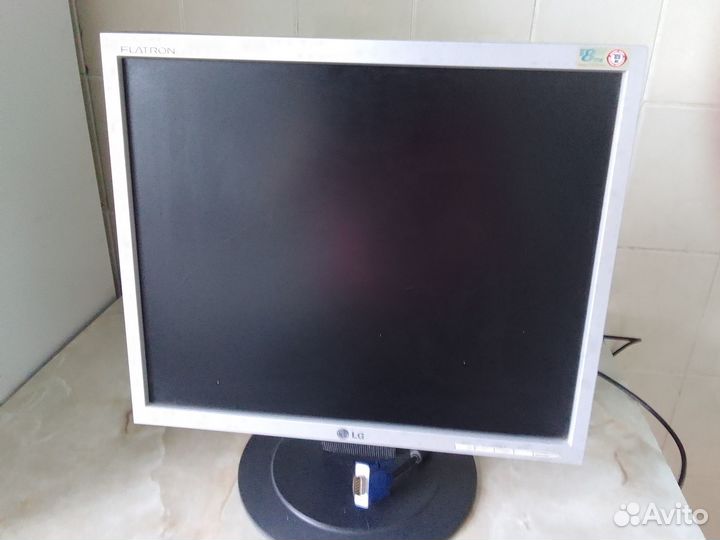 Монитор LG Flatron L1750U, рабочий