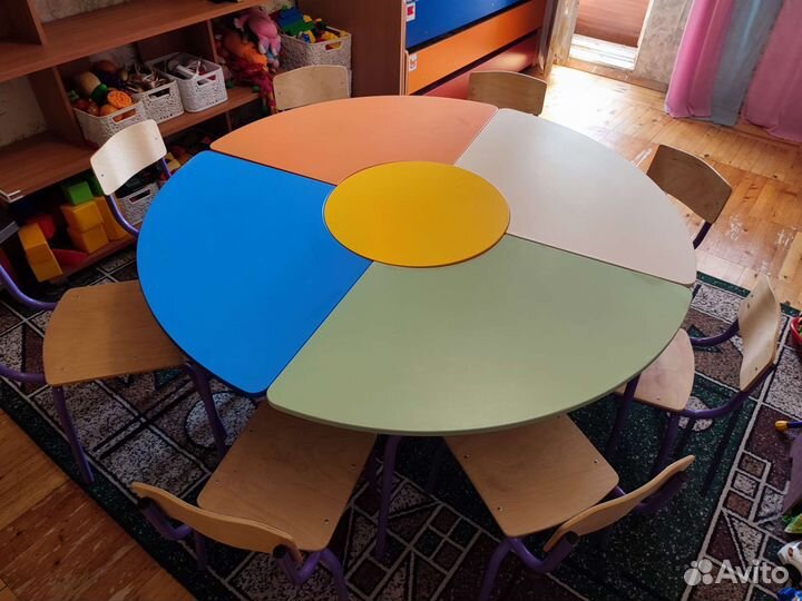 Стол ромашка