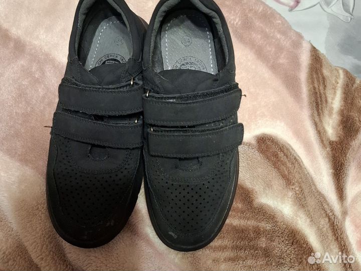 Кроссовки детские