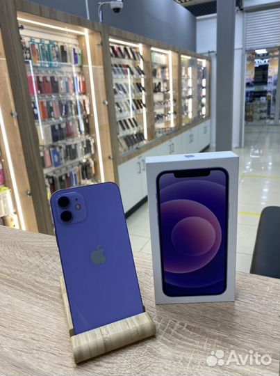 iPhone 12, 64 ГБ