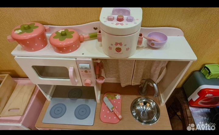 Игрушка кухня со шкафчиком и домик