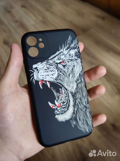 Чехол на iPhone 11