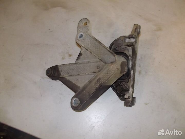 Опора двигателя