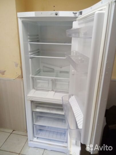 Холодильник Hotpoint Ariston нерабочий