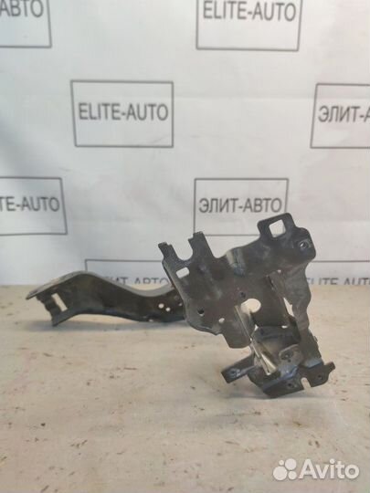 Кронштейн фары правый Bmw 5 G30 2.0 2020