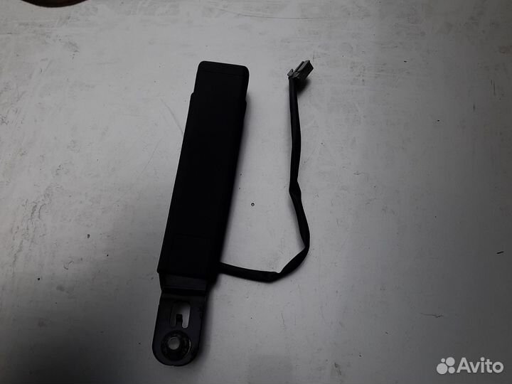 Фиксатор ремня безопасност jeep grand Cherokeewk2