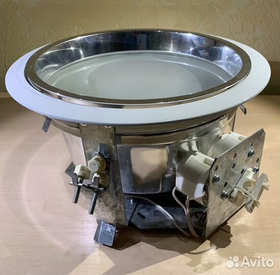 Потолочный светильник