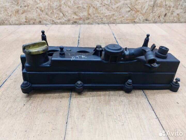 Крышка клапанов Opel Zafira B A17DTR 2008