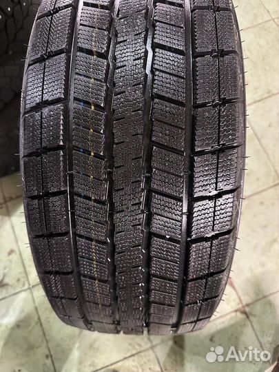 Sunfull SF-686 245/45 R19
