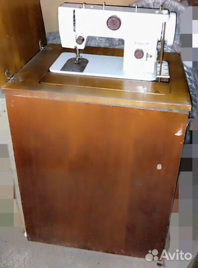 Швейная машина Чайка 134