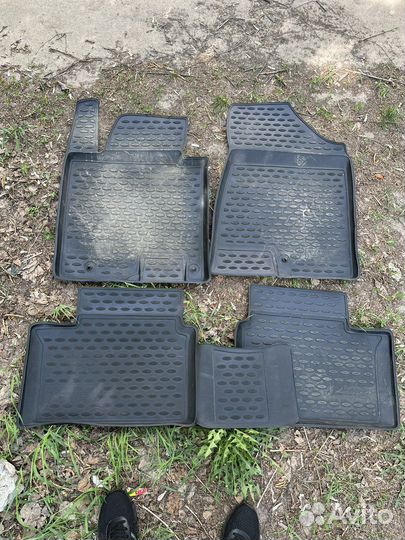 Автомобильные коврики резиновые