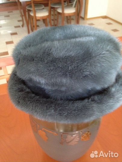 Продаю норковые шапки, обе шапки б/у, но в хорошем