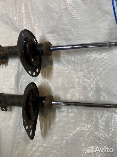 Амортизаторы Toyota Camry 40