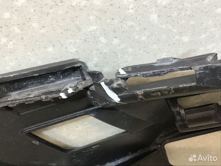 Кронштейн переднего бампера левый Mercedes Benz AM