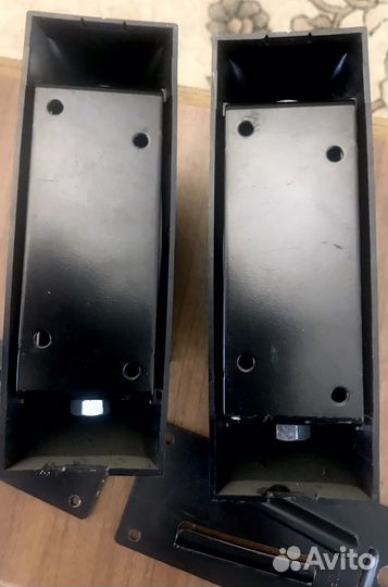 Крепление настенное для аккустических колонок