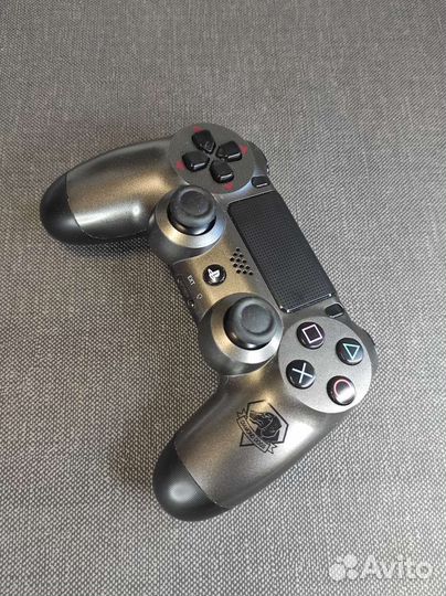 Sony PS4 Limited edition metal gear