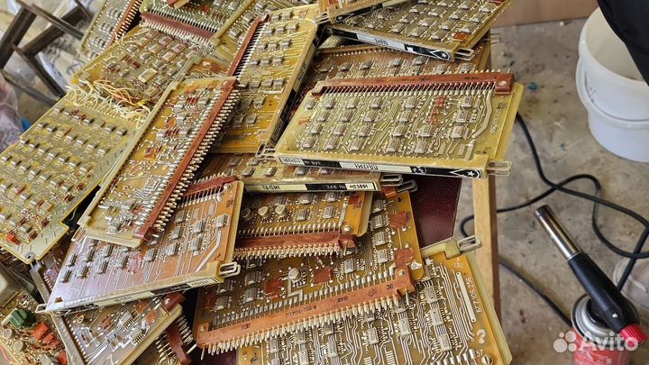 Приём плат и радиодеталей