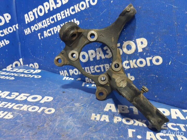 Передний левый поворотный кулак Toyota Blade