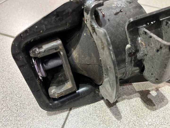 Подушка двигателя задняя Toyota Camry