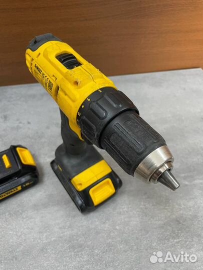 Аккумуляторная дрель-шуруповерт dewalt DCD 771 C2