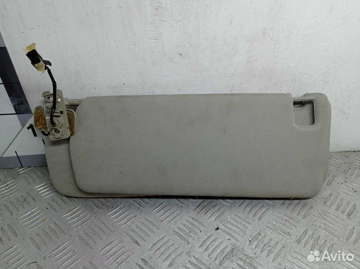 Козырек солнцезащитный Audi Q7 4L 4L0857551D