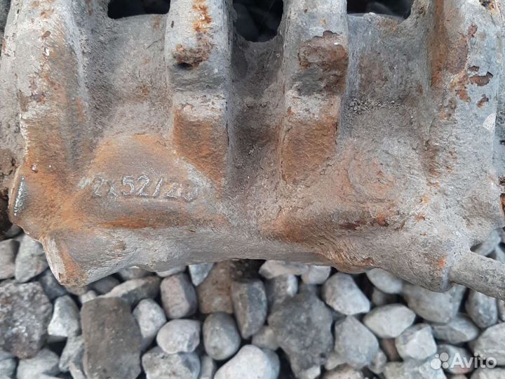 Суппорт передний Мерседес Спринтер 906, Крафтер