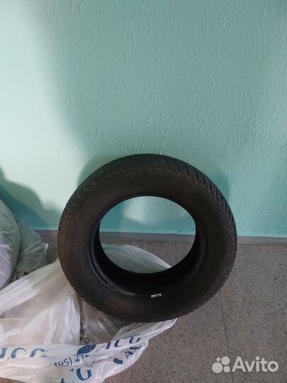 Goodyear UltraGrip Ice 2 215/65 R16 98T