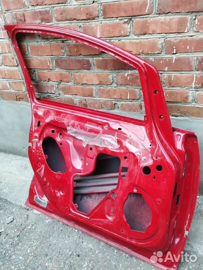 Дверь передняя левая на Опель астра j