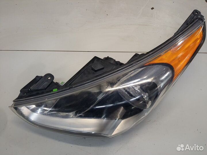 Фара (передняя) Hyundai Veloster 2011, 2013