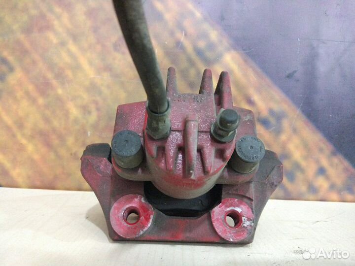 Суппорт задний левый Bmw 525I E60 M54 2004