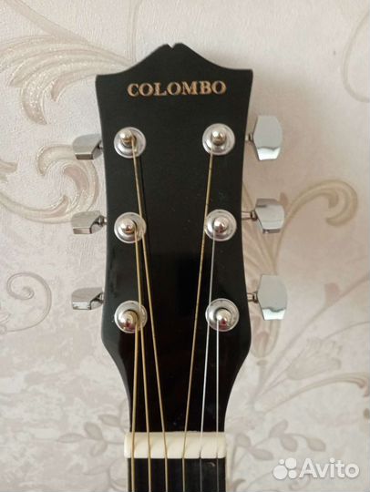 Акустическая гитара