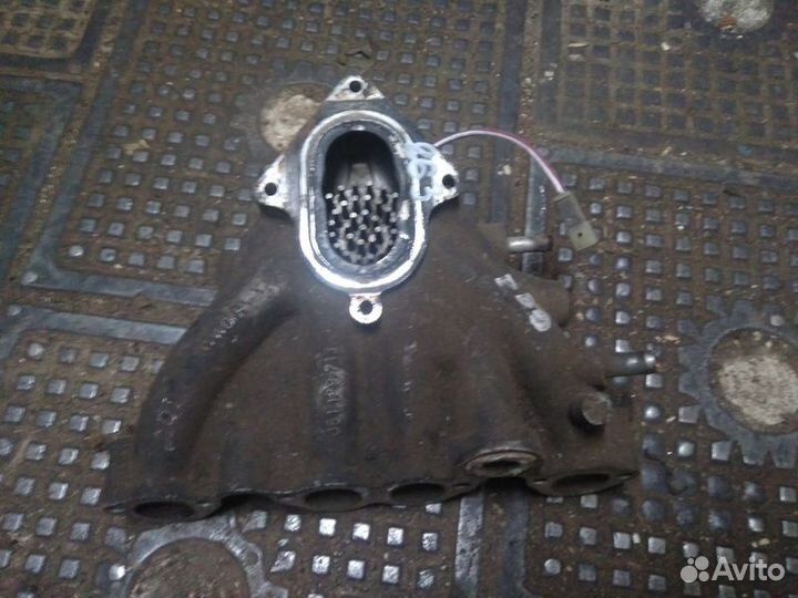 Впускной коллектор Volkswagen Passat B3