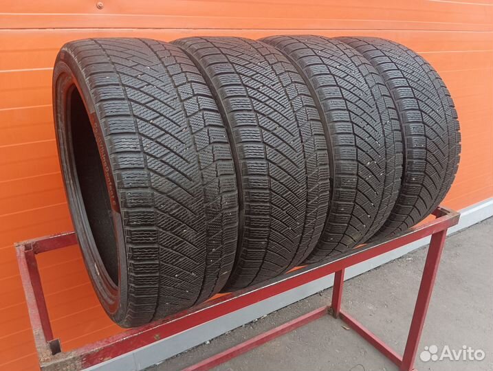 Continental ContiVikingContact 6 225/40 R18 95T