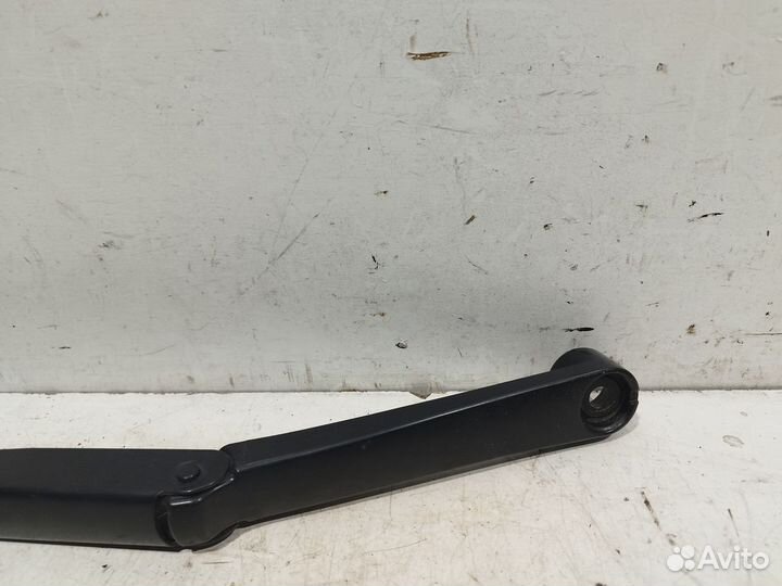 Поводок стеклоочистителя передний правый Cruze 09