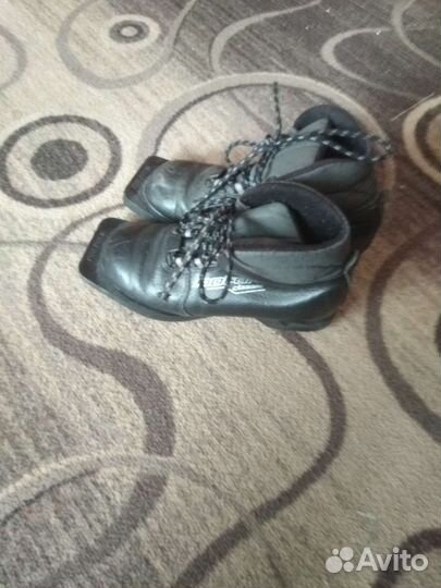Лыжные ботинки размер 34