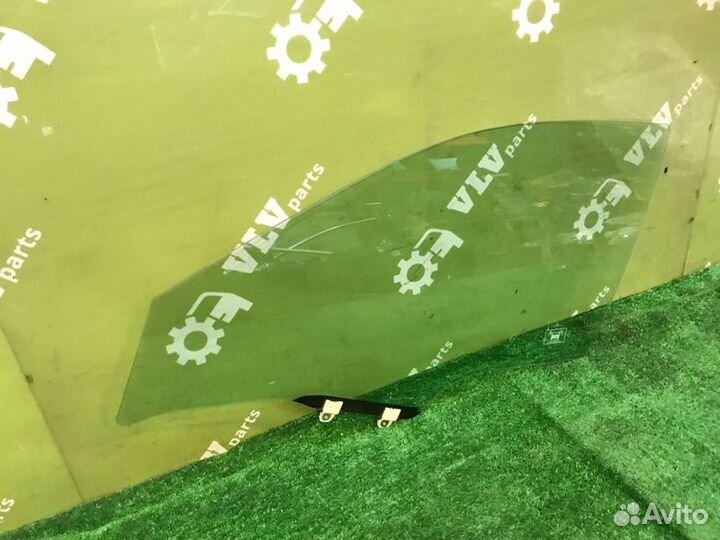 Стекло двери переднее левое Honda Crosstour