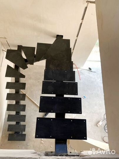 Лестница с забежными ступенями