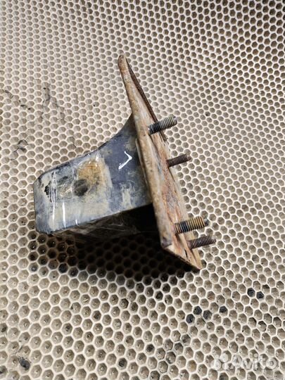 Кронштейн усилителя заднего бампера левый Chevrolet Lacetti хетчбэк