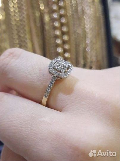 Золотое кольцо с бриллиантоми