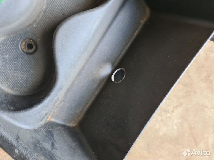 Консоль центральная LADA Largus K4M 2016